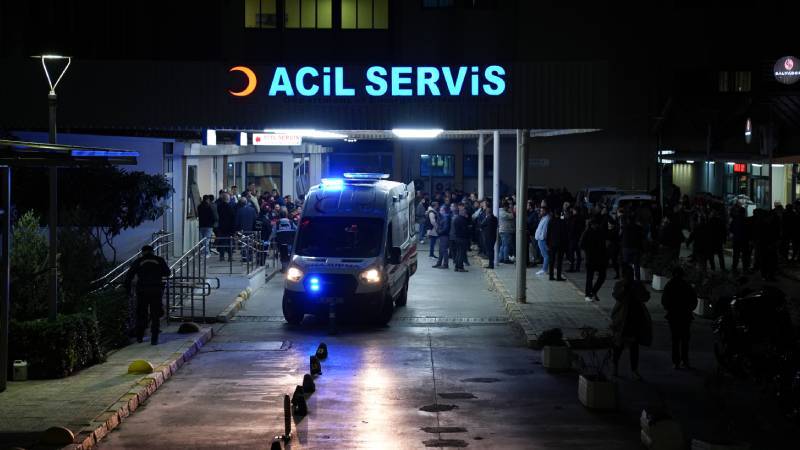 İzmir’de 3 polis memurunu yaralayan şahıs gözaltına alındı, Valilikten açıklama